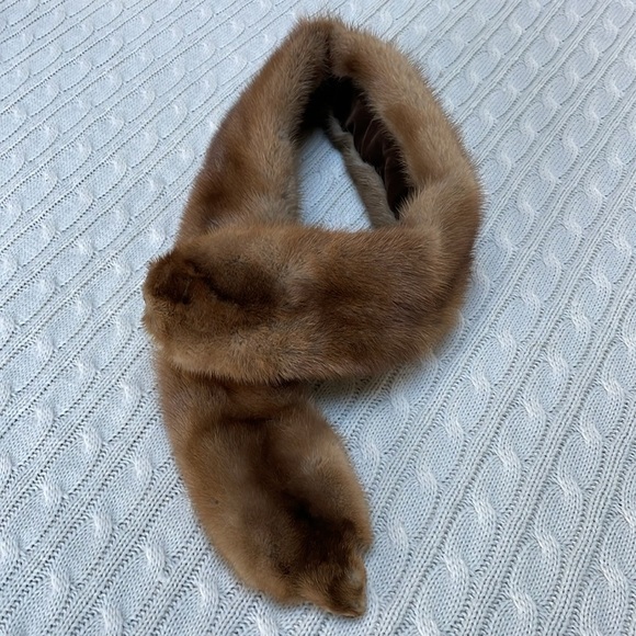Vintage fur stole. 37” Inches in length. See pics for details. - Picture 3 of 13